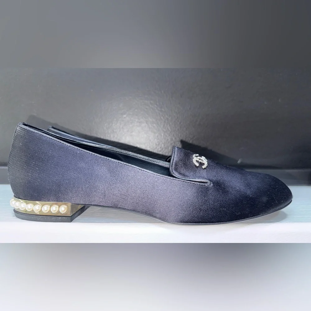 Chanel Satin Flats with Pearls on Heels - Picture 14 of 16